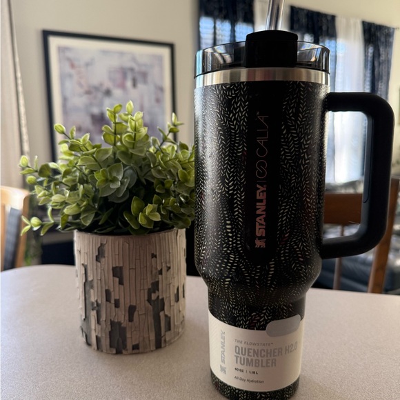 NWT Stanley 40oz Calia Black Quencher H2.0 Tumbler - Picture 2 of 9